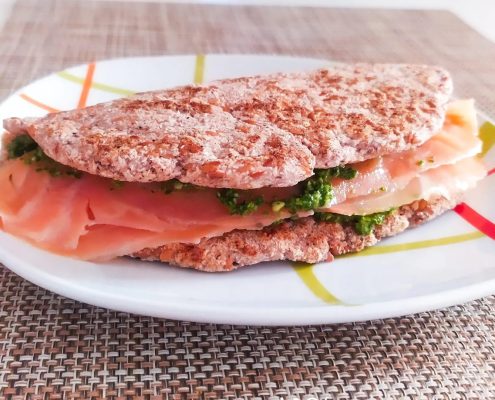 piadina chetogenica con salmone